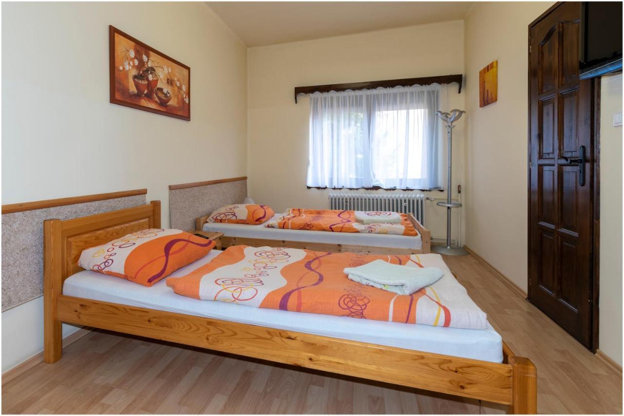 Bed and Breakfast Szeker Fogado Batonyterenye Экстерьер фото